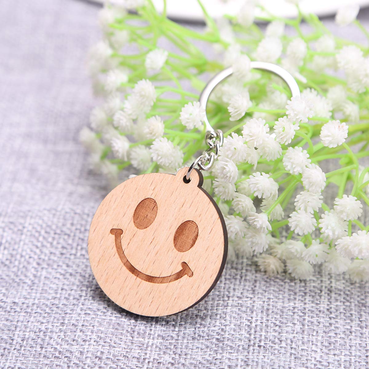 Wooden Keychain, Gift Keychain for Family and Friends (Smiley Face)