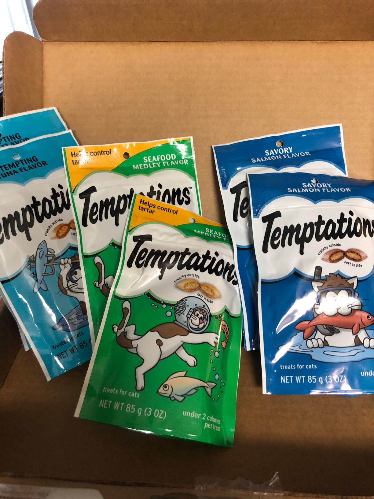 Temptations Classic Crunchy and Soft Cat Treats Feline Favorites Variety Pack, 3 oz. Pouches (Pack of 4) photo review