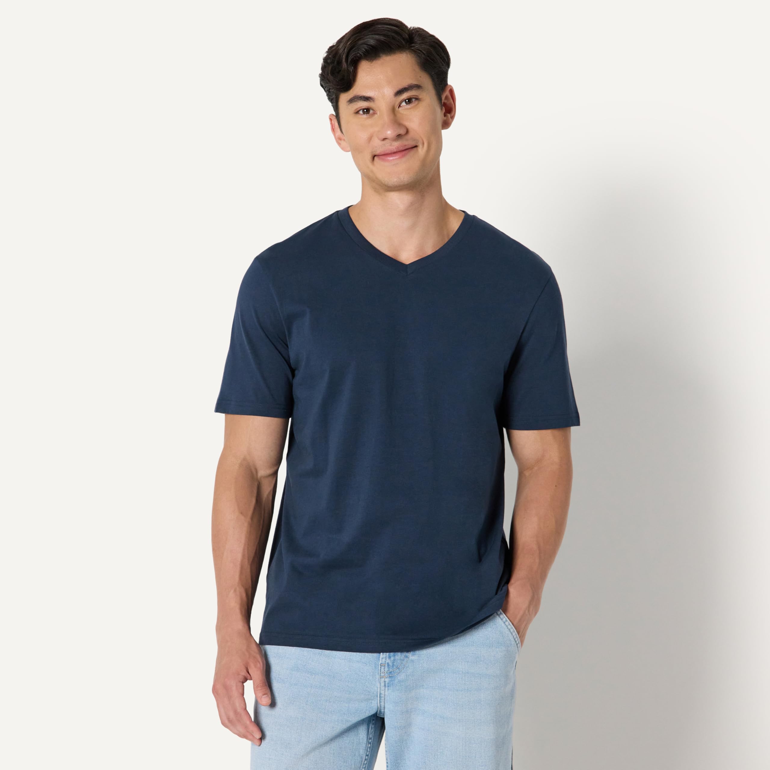 Amazon Essentials Herren Kurzärmeliger V-Ausschnitt in normaler Passform, 6er-Pack, Marineblau, L 4