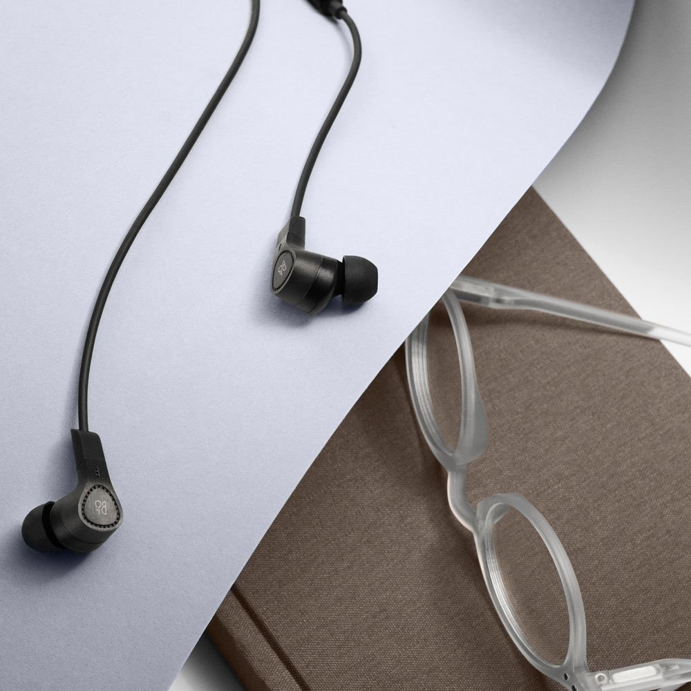 Bang & Olufsen ノイズキャンセリングイヤホン Beoplay E4 カナル型/通話対応 ブラック【国内正規品】