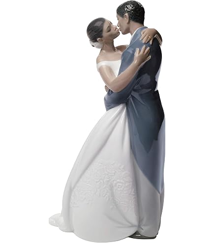 Amazon.com: Nao figurine by Lladro 02001613 A Kiss Forever 1613