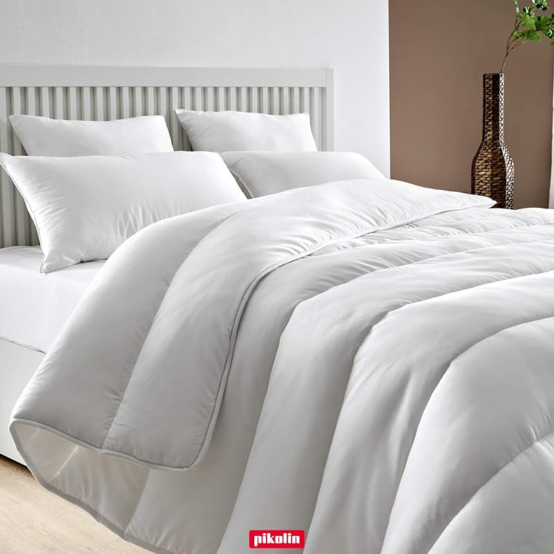 Couette 260 x 240 cm - 400 g Chaude en Fibre Ecolofil pour Lit 2 Personnes - Certifié Oeko-Tex - Couette Hypoallergénique, Douce et Respirante
