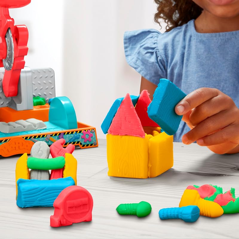 Play-Doh Tool Bank Craft set com plasticina com selos, ferramentas de brinquedo e 5 potes de cores diferentes, meninos e meninas de 3 anos ou mais
