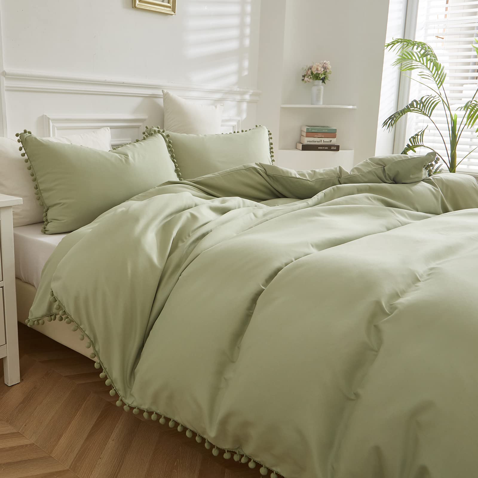 WONGS BEDDING Double Duvet Cover Set Tassels Pompom Green Bedding Set with 2 Pillowcases Soft Cozy Microfiber Zipper Closure for All Season (200x200cm) — image 1