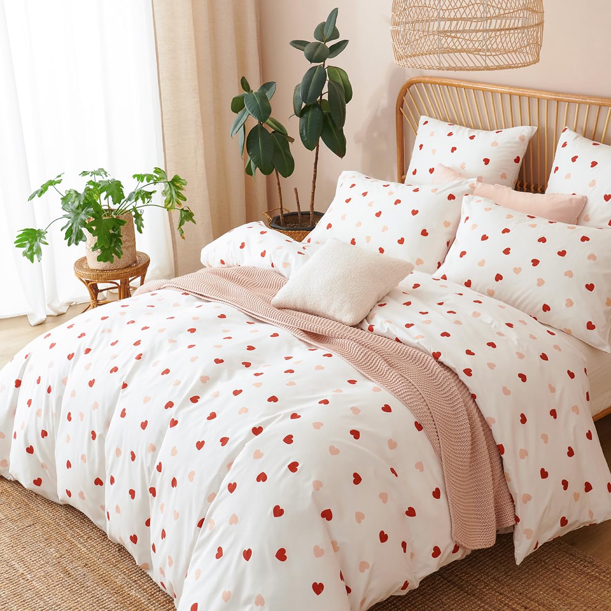 Photo 1 of Nayoroom Heart Comforter Set Queen Size Cute Red Pink Hearts Pattern Printed on White Comforter 3 Pcs Kids Girls Coquette Bedding Set for All Seasons (1 Comforter, 2 Pillow Shams)