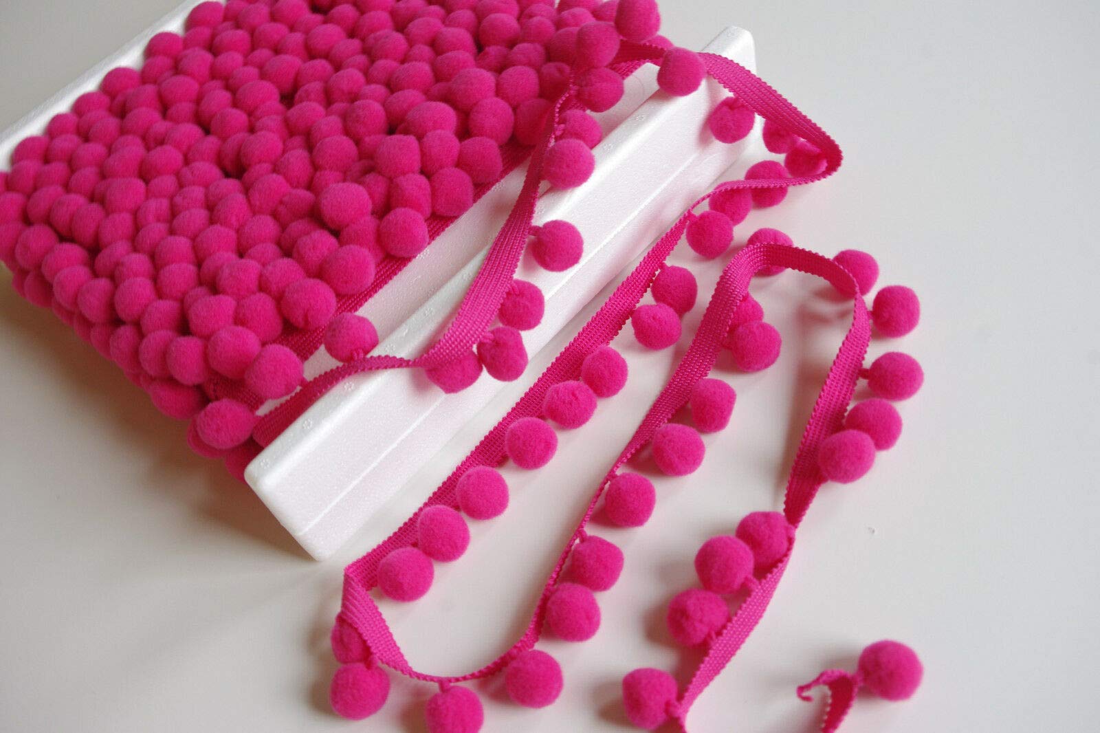 POM POM Bobble Trim Fringe Pompom Trimming - Cushion and Curtain Decoration, Home Decor - XL Size 2cm Craft Pompons (Raspberry, 10 Meters)