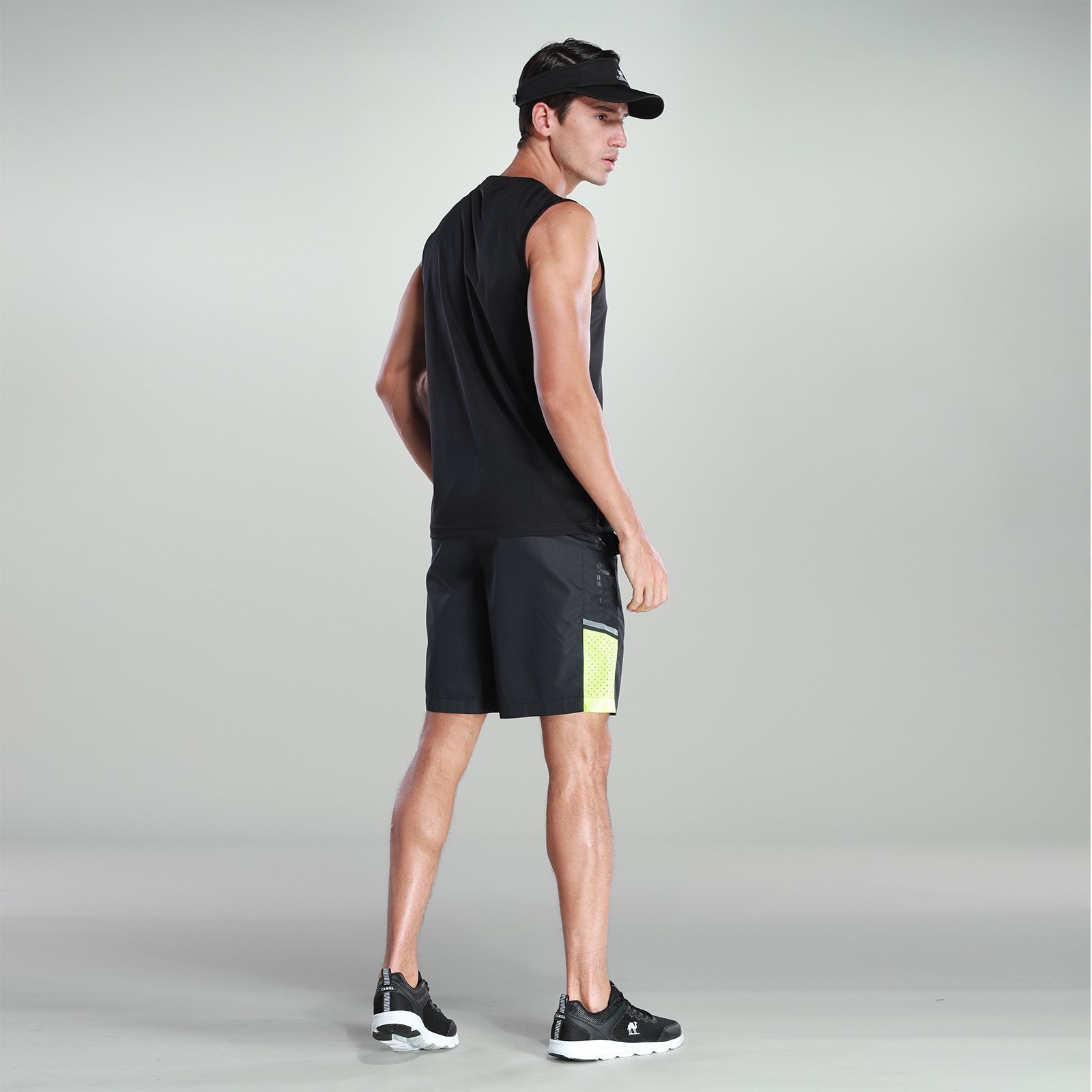 Camel Men\'s Athletic Gym Shorts with Pockets Support for Running Training Workout Swim Trunks for Watersports(Black,XXL)