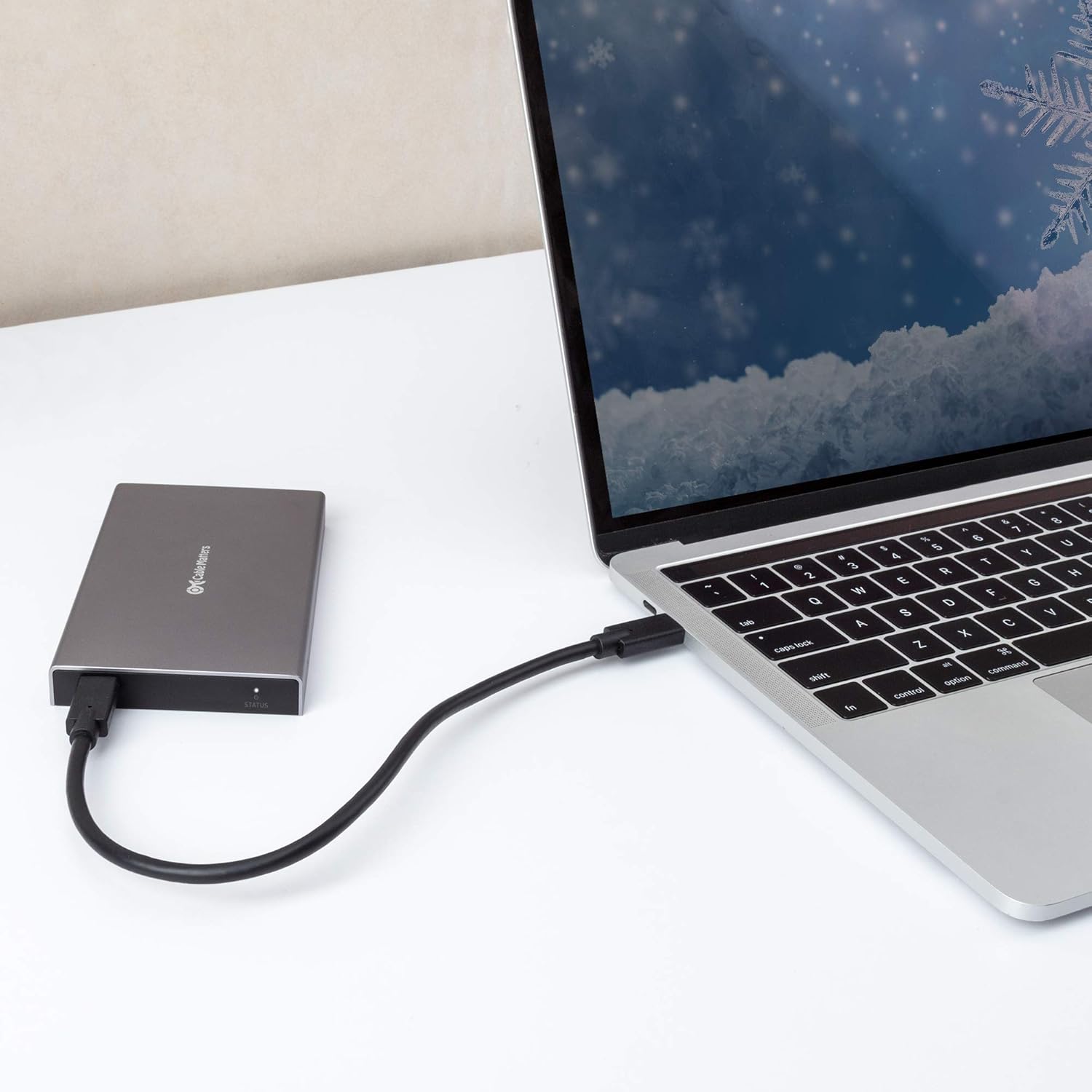 Cable Matters Premium Aluminum 10Gbps Gen 2 USB C Hard Drive Enclosure for 2.5" SSD/HDD with USB-C and USB-A Cables - Thunderbolt 3 Port Compatible with MacBook Pro, MacBook Air, and More: Computers & Accessories