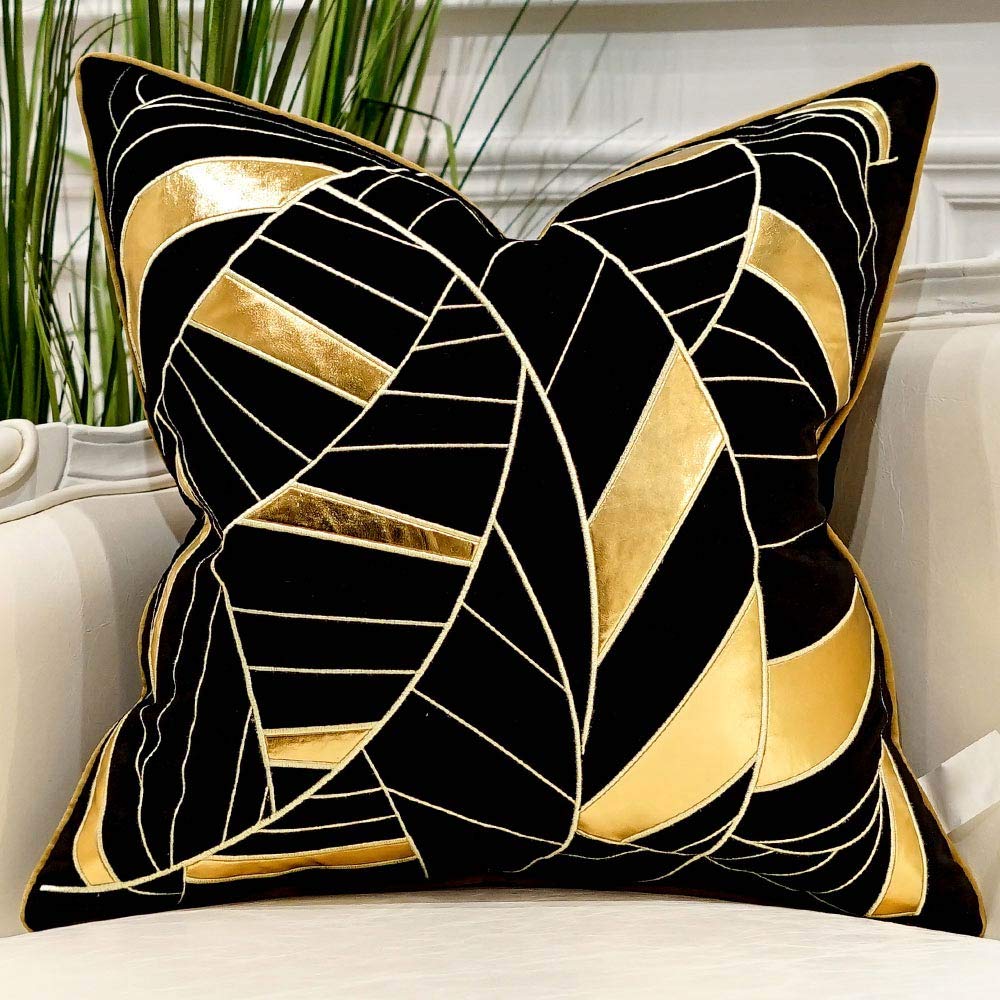 Avigers 18 x 18 Inches Black Gold Striped Cushion Case Luxury European Throw Pillow Cover Decorative Pillow for Couch Living Room Bedroom Car