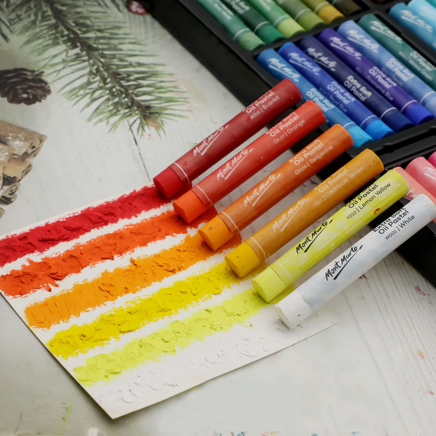 Mont Marte Extra Soft Oil Pastels 72pc, Assorted Bright Colors, Vibrant and Buttery, Versatile Art Pastels for Blending, Layering & Shading, Ideal for Art, Craft, Coloring and Sketching