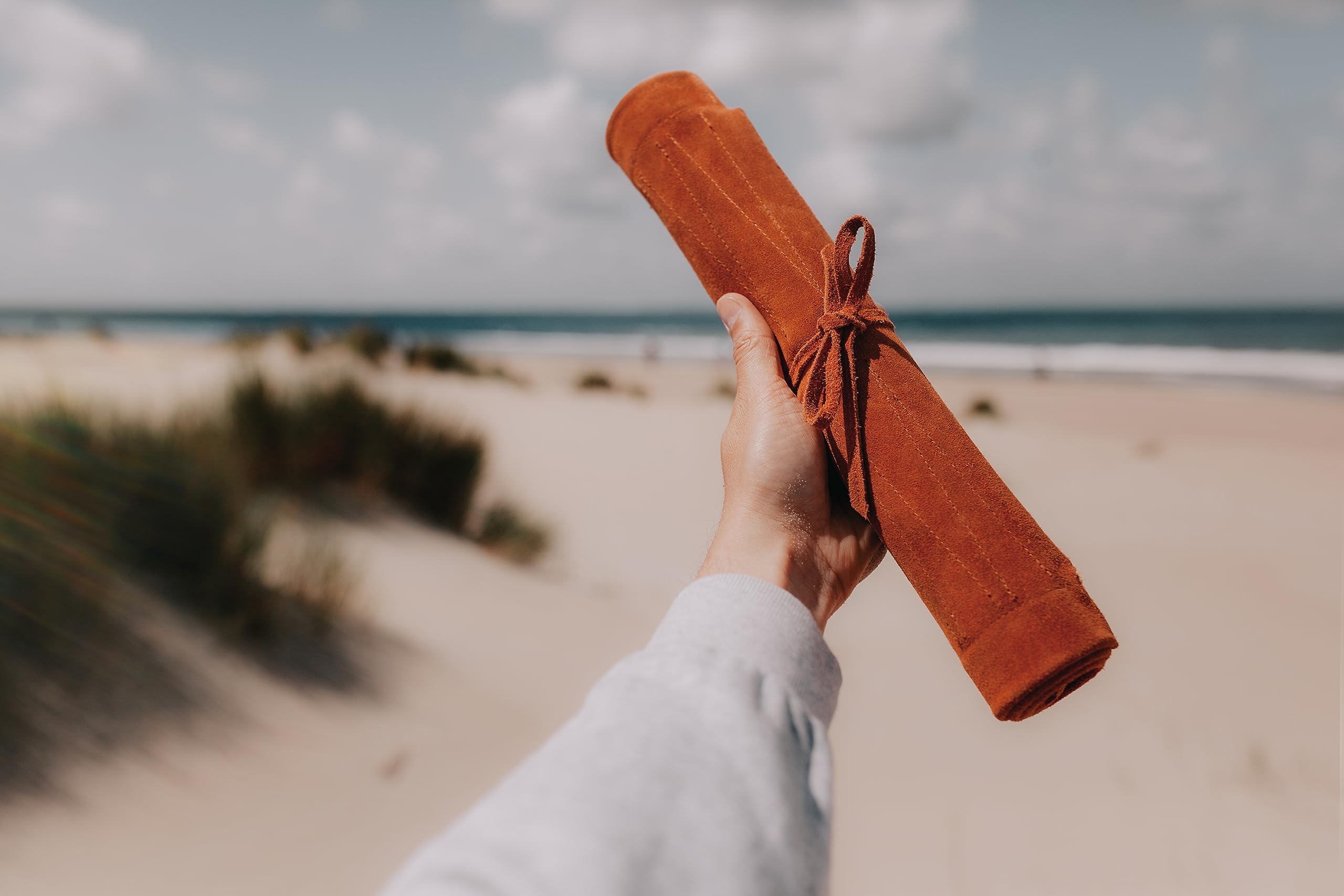 Sondergut Roll-up Portable Suede Deluxe Backgammon Game Set- Elegant Design Engraved Wood Stones Pop-Up Playing Field - Ideal for RV Travel, Cruise, Airplane, Camping, Backpacking, Road Trips, Etc.