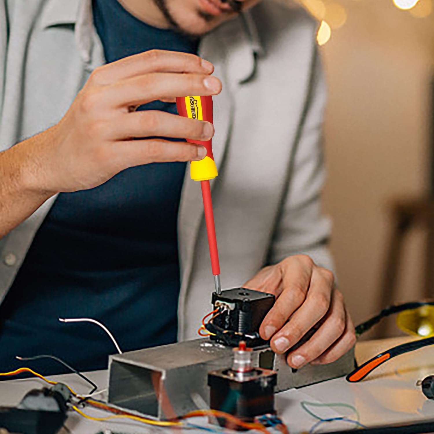 HOUSERAN Schraubendreher Set Isoliert, 8-teiliges, Schraubendreher Set Elektriker, Elektro Schraubendreher, 1000 Volt, Schraubendreher mit Magnetischen Bits, Ideal für Elektriker und Abschlussarbeiten 6