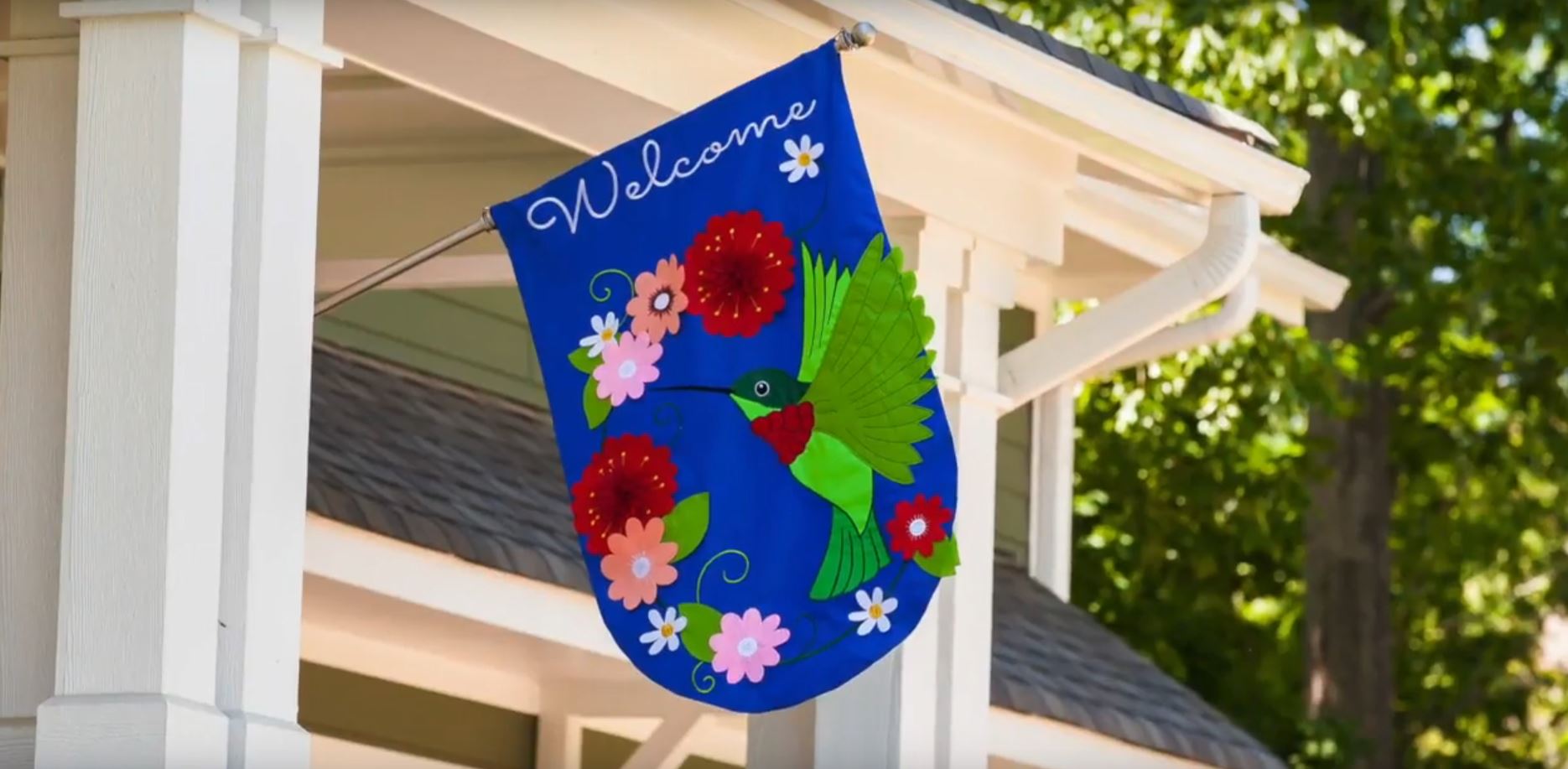 5 Evergreen+Weather+Extendable+Estate+Flag