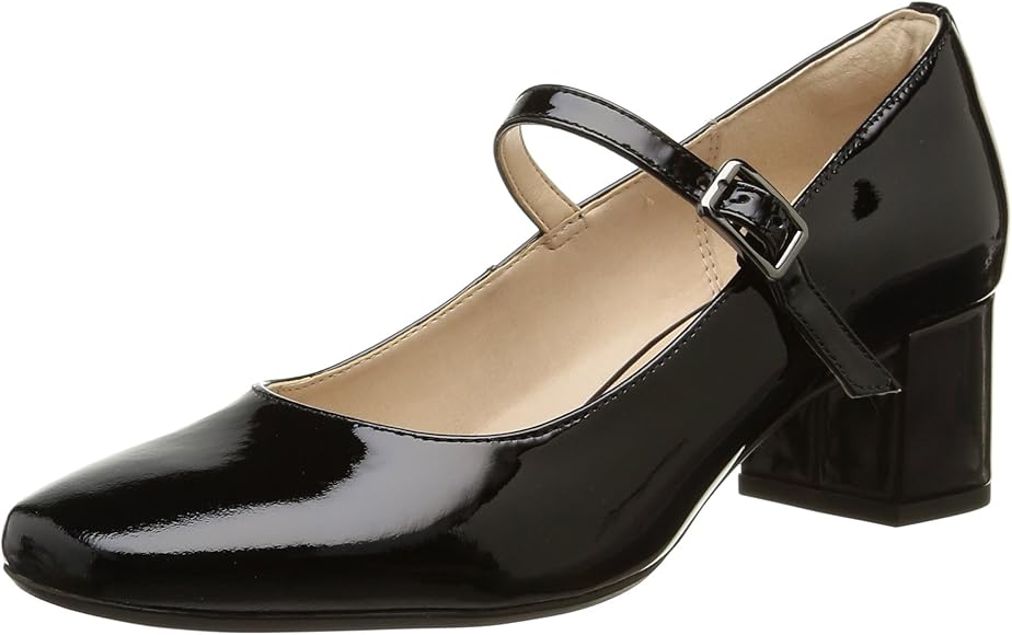 clarks closed toe shoes