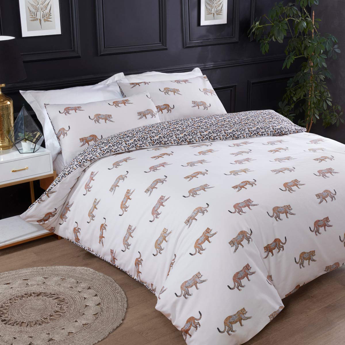 Sleepdown Leopard Motif Print Cream Reversible Soft Easy Care Duvet Cover Quilt Bedding Set with Pillowcases-King (230cm x 220cm), Polycotton