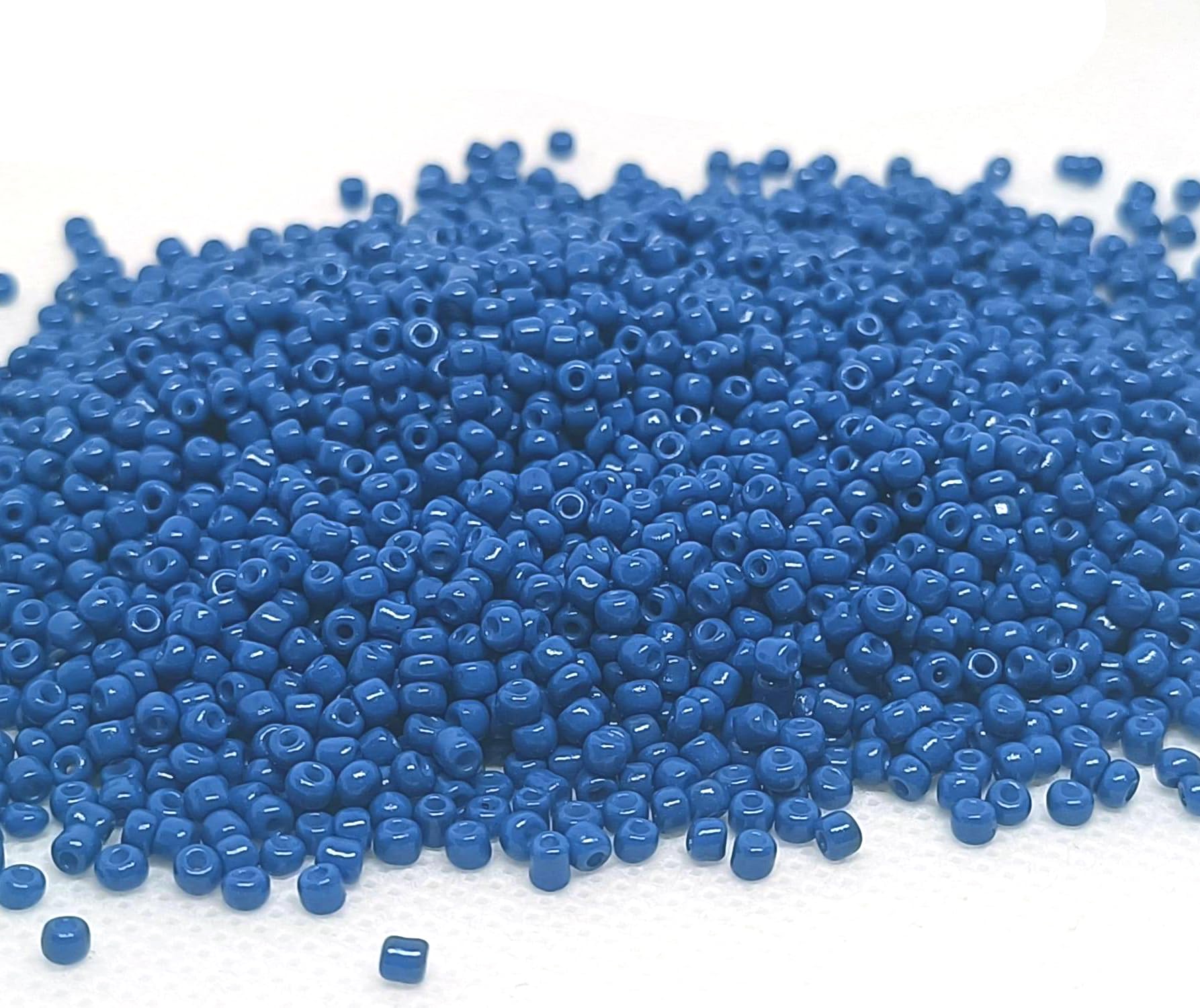 Perlin Glass Seed Beads, Indian Beads, Seed Beads, Pony Beads, 2 mm Opaque, Matt, 11/0 Opaque Lustre, Opaque Seed Beads, Pack of 6500 (Sapphire Blue)