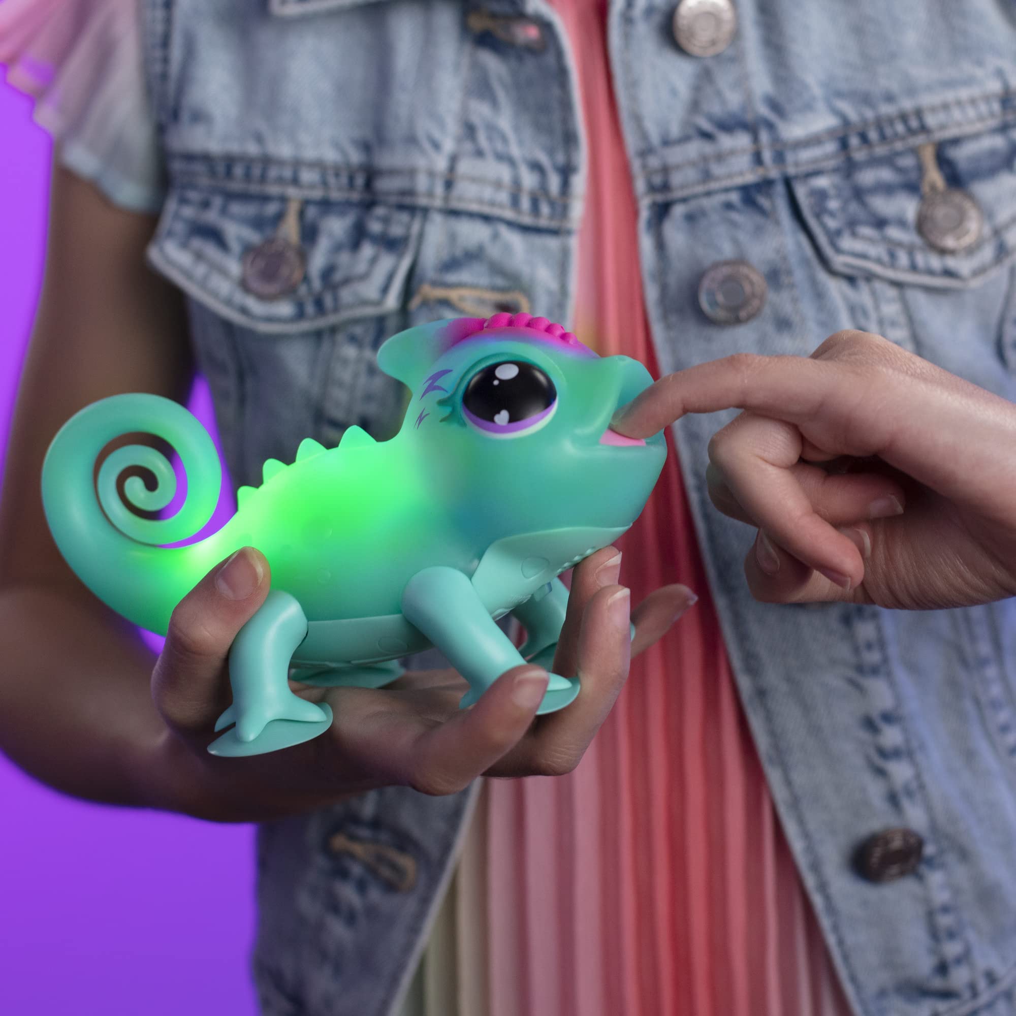 Little Live Pets Sunny The Li’l Chameleon Toy, Interactive Light Up Toy Pet with 30+ Sounds and Beat Detection, Interactive Animal Toys for Ages 5+