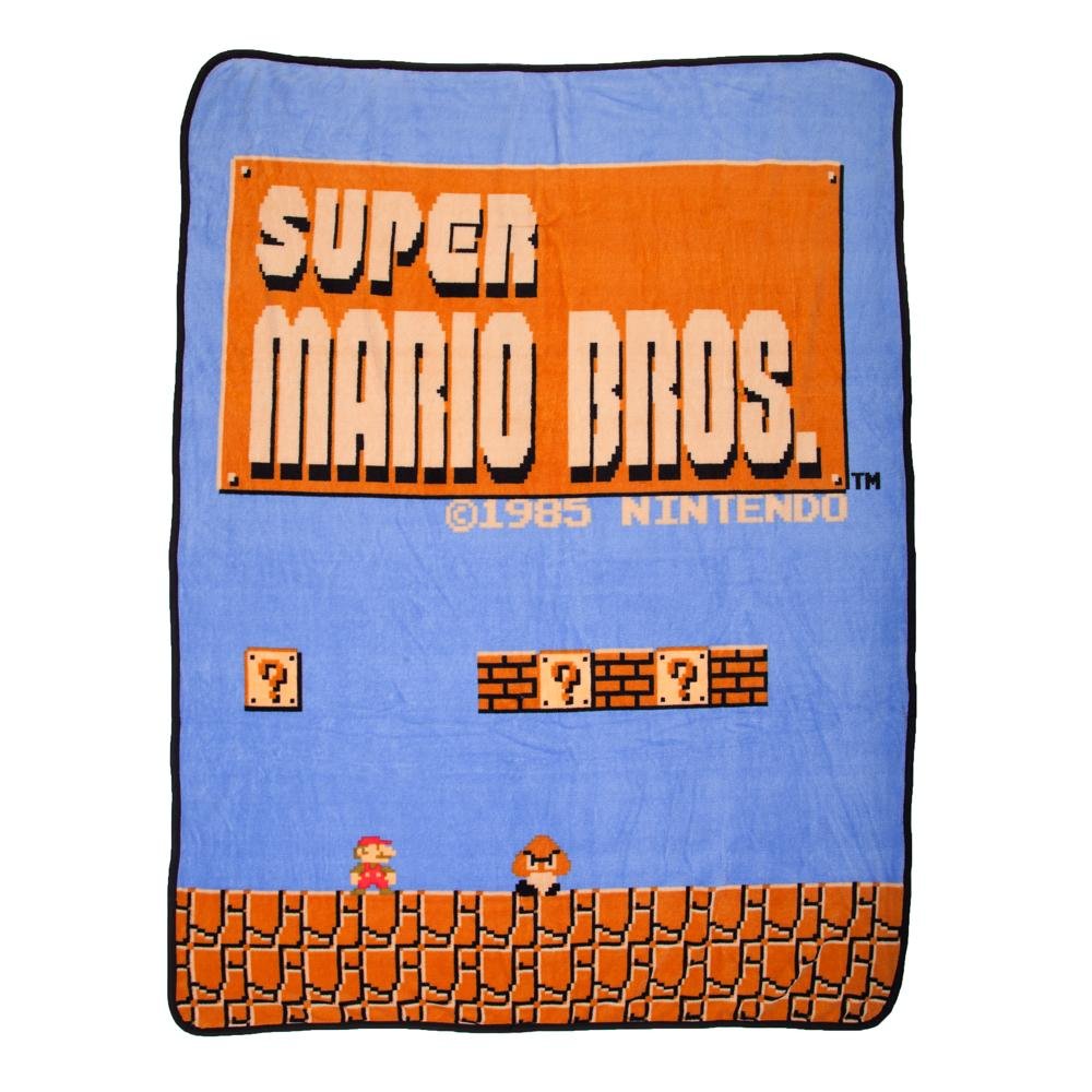 BIOWORLD Nintendo Super Mario Bros Retro Fleece
