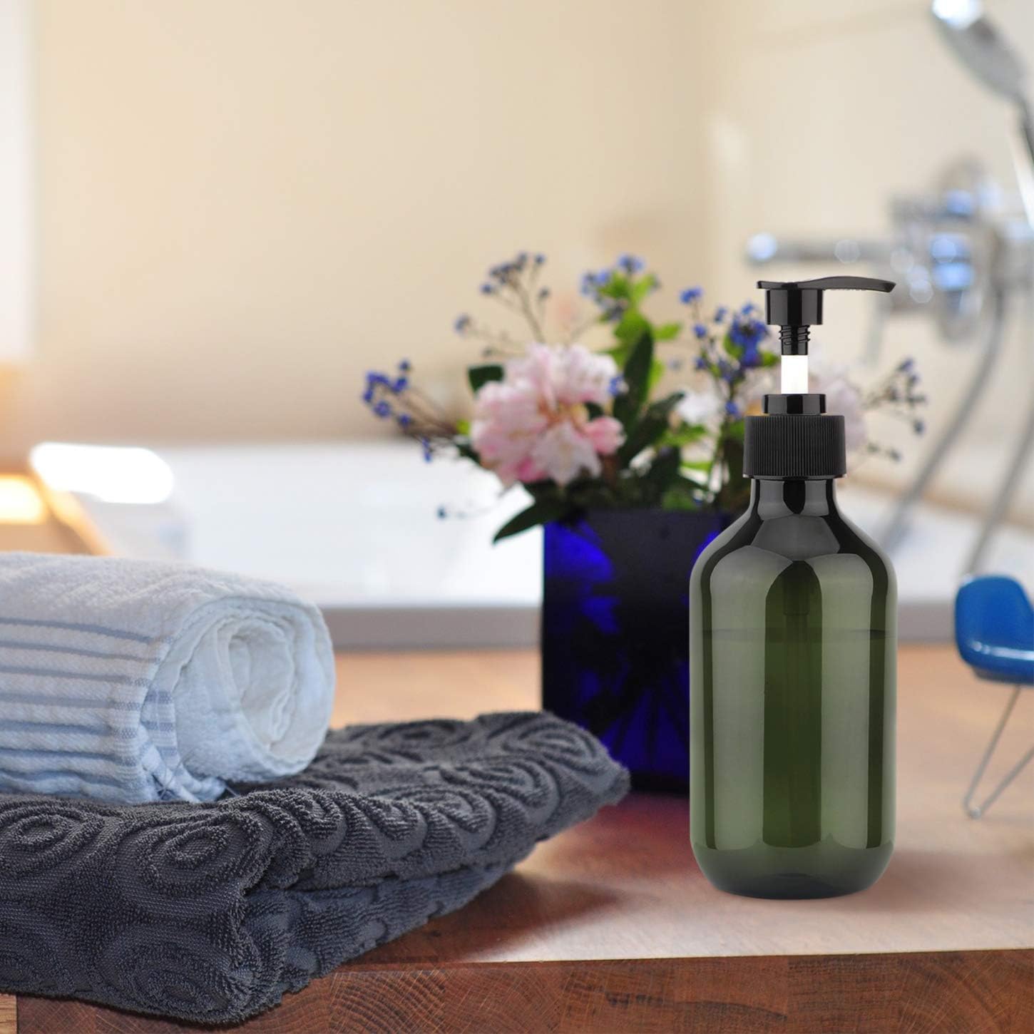 Sdoot Green Pump Bottle 2 Pack , 10oz Shampoo Pump Bottle Plastic Pump Dispenser Bottle for Shampoo Lotion Body Wash: Kitchen & Dining