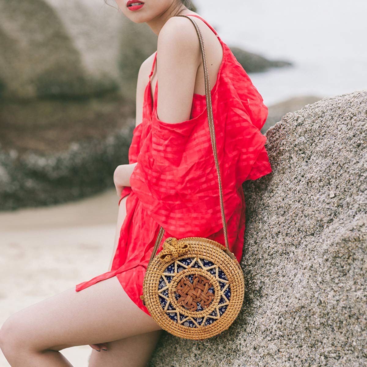 Handwoven Round Rattan Bag for Women Lefur Handmade Shoulder Straw Bag Crossbody Purse with Handles Hollow-Carved