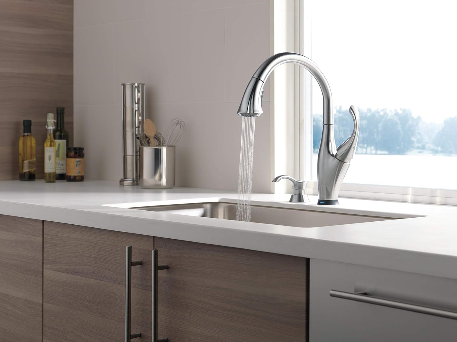 Delta Faucet Addison Single-Handle Touch Kitchen Sink Faucet with Pull Down Sprayer, Touch2O and ShieldSpray Technology, Magnetic Docking Spray Head, Arctic Stainless 9192T-AR-DST - Touch On Kitchen Sink Faucets - 