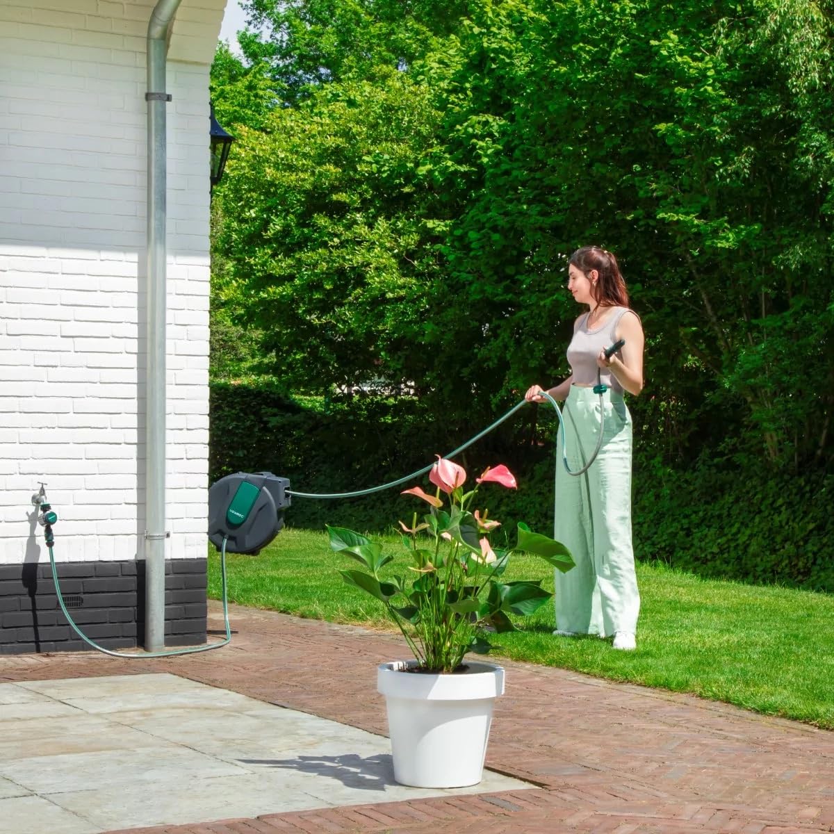 VONROC Schlauchtrommel Gartenschlauch als Schlauchaufroller 35 Meter - Wasserschlauch 180° drehbar als Schlauchbox inkl. Schlauchhalter Wand & Einzugautomatik - Grün 3