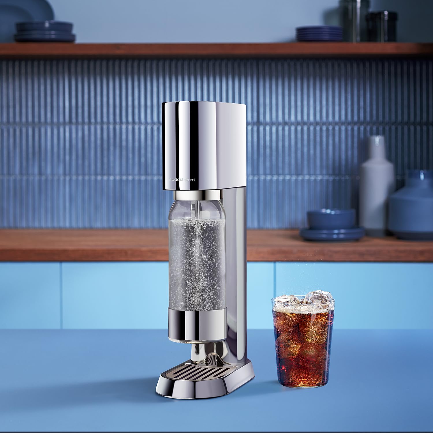 Sodastream ENSO Wassersprudler, Edelstahl Wassersprudler mit Quick Connect CO2-System, inkl. 1 CO2-Zylinder für bis zu 60L Sprudelwasser und 1 ENSO Sprudlerflasche, Sprudelwasser Maschine, Silber 2