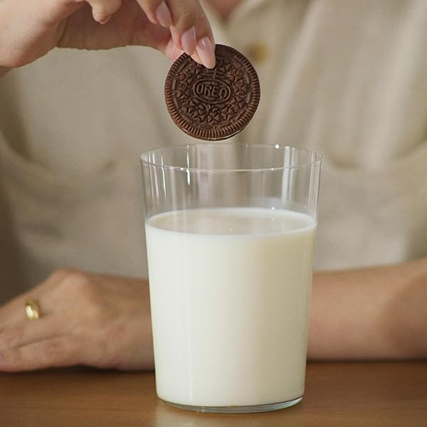 SELENA GOMEZ OREO COOKIES, CHOCOLATE AND CINNAMON CREME, LIMITED EDITION, 10 SNACK PACKS (2 COOKIES PER PACK)