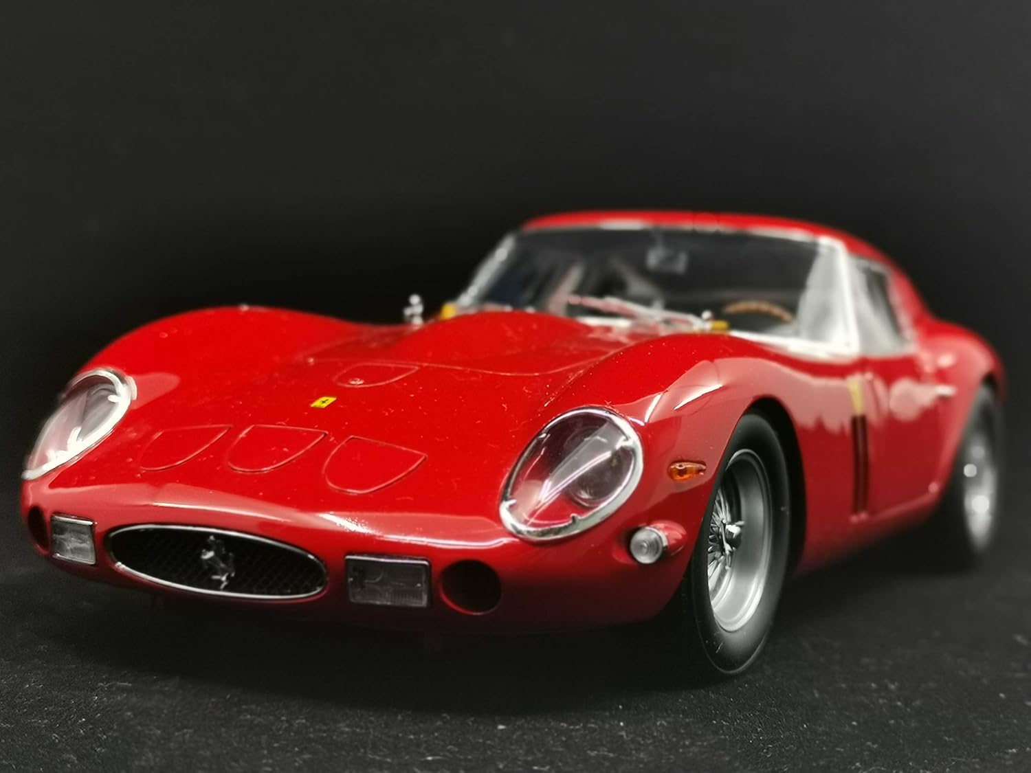 Amazon Com Kyosho Models 1 18 Scale Cars Ferrari 250 Gto Red r Toys Games