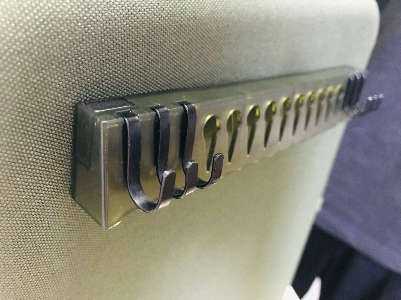 Sunblesa Magnetic Bivvy Rig Rack with 6 Metal Hooks - Portable Carp Fishing Organizer Green