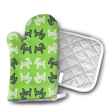 Amazon Com Ruwoi6 Celtic Goat 1 On Green Fabric 3385 Oven Mitts
