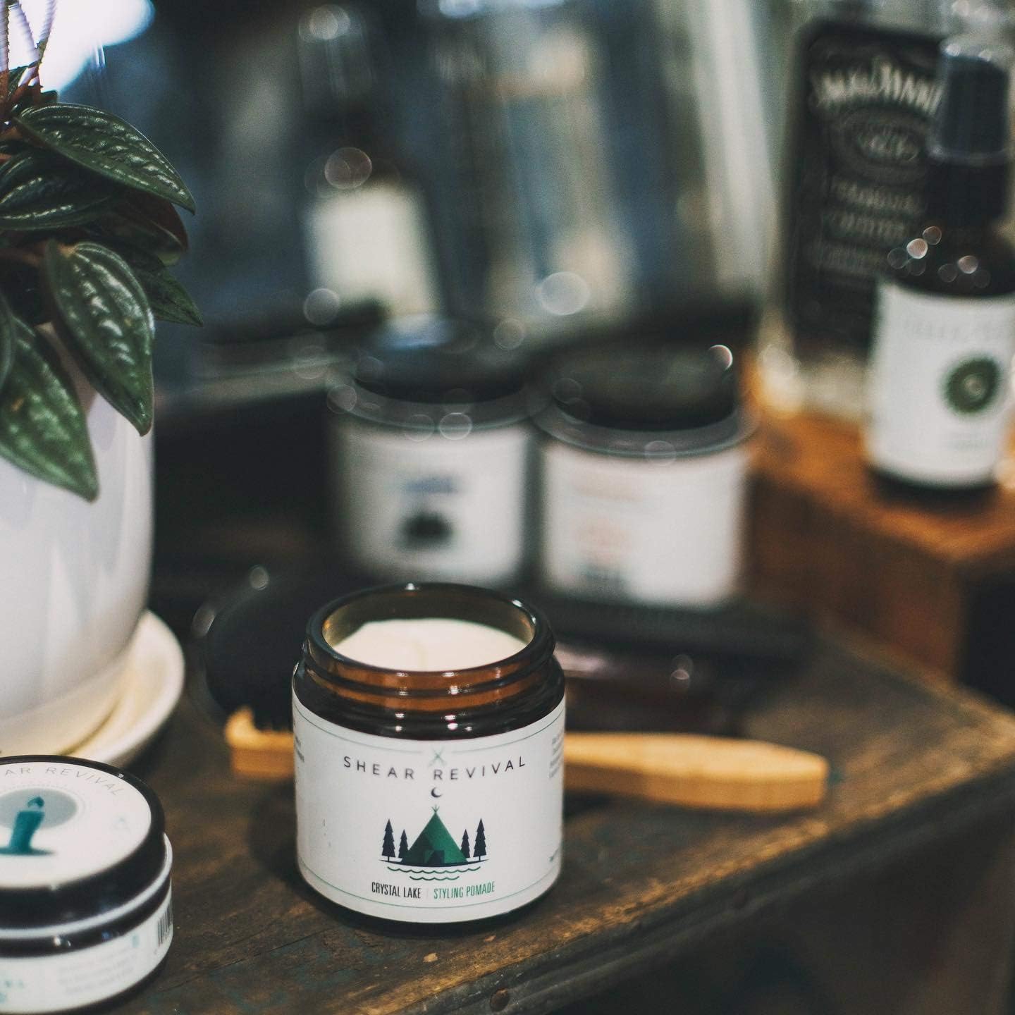 Shear Revival Crystal Lake Pomade, Medium Hold Water-Based Hair Styling for Men, Natural Shine - Image 3