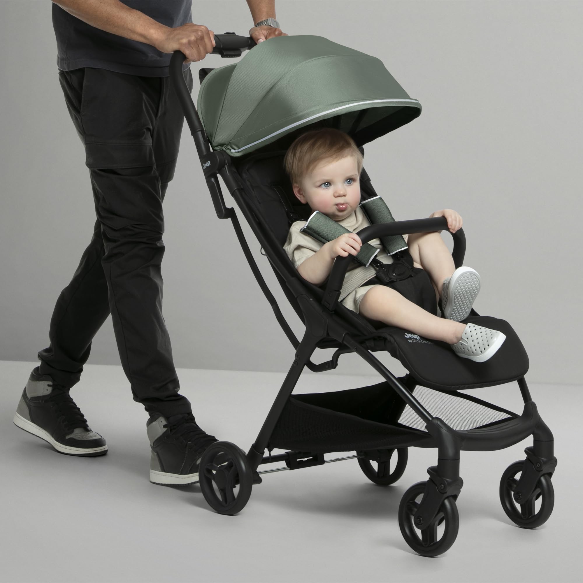 Jeep Altitude Compact Travel Stroller by Delta Children Greenguard Gold, Easy One Hand Fold, Lightweight, Extendable Canopy with Peek-a-Boo Window, Reclining Seat, 4 Wheel Suspension, Olive Green