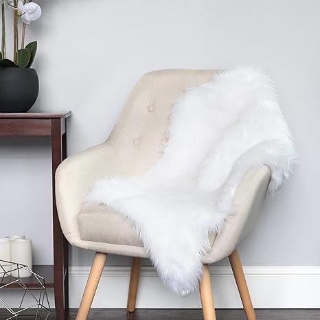 Homezone Plain Soft Fluffy Bedroom Faux Fur Fake Single Sheepskin Rug Washable Environmentally Friendly Colourful Rugs Amazon De Kuche Haushalt