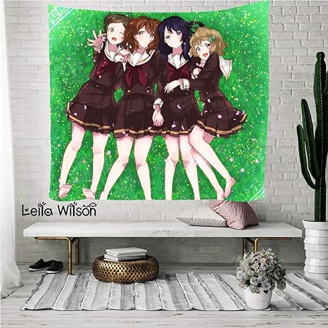 Amazon Co Jp Leila Wilson タペストリー 響け ユーフォニアム なかがわなつき 大判 壁掛け ポスター 多機能 モダン 装飾アート インテリア 部屋 窓 壁飾り トップ飾り アニメ 漫画 背景布 カスタム可能 130 X 150cm ホビー