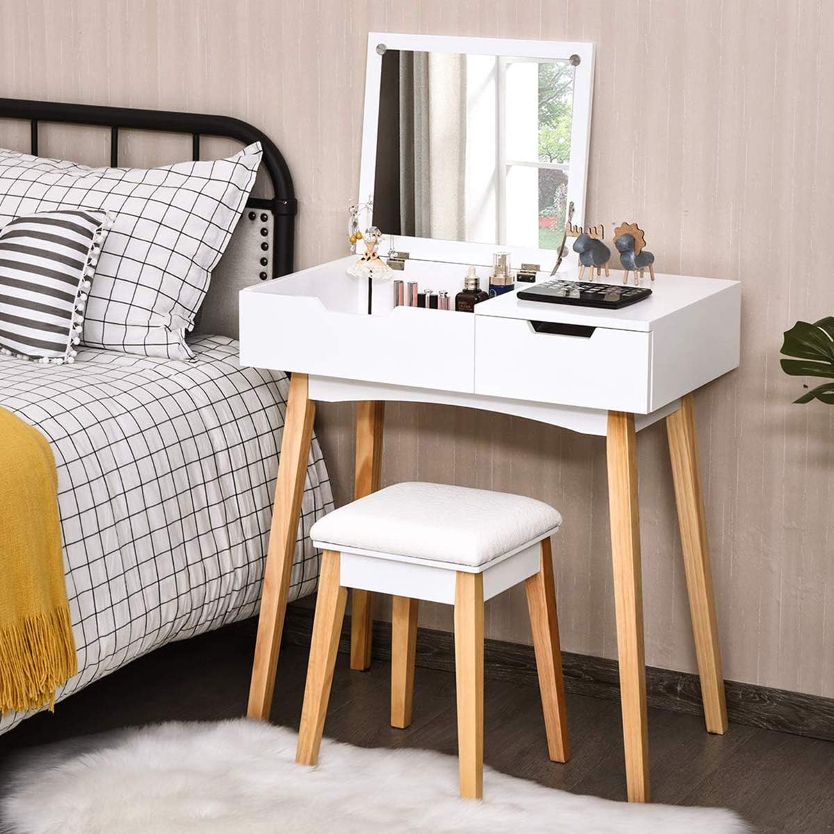 kids room dressing table