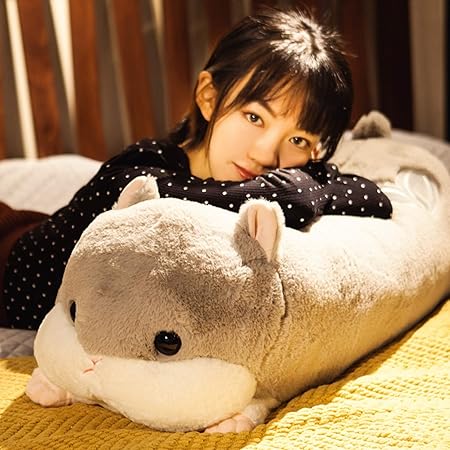 Amazon ハムスターぬいぐるみ 抱き枕 毛布付 大きいサイズ ふわふわ 動物 昼寝 ごろ寝 もちもち 添い寝枕 インテリア 子供 彼氏 彼女 贈り物 癒しグッズ 腰当て 腰枕 横向き寝 多機能 お誕生日 ギフト ぬいぐるみ おもちゃ