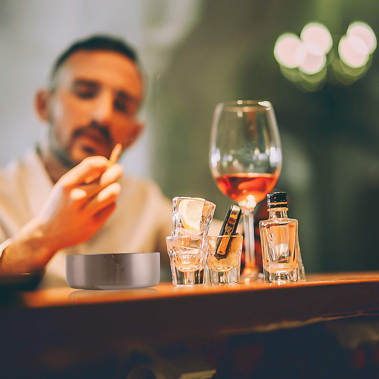 Aschenbecher, 4 Packung mit 10 cm Edelstahl Tischplatte, Runder Zigarrenaschenbecher Geeignet für Zigaretten Aschenbecher in Privathaushalten, Hotels, Restaurants, Büros und im Draußen