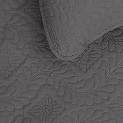 Easy-Going Twin Size Reversible Quilt Set with 1