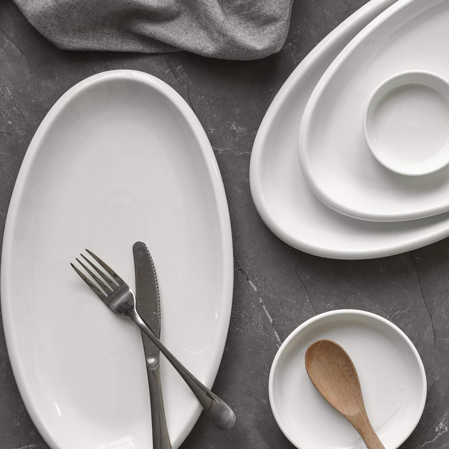  | DOWAN Large Serving Platters - 14 Inches Oval Serving Plates, White Porcelain Platters Oven Safe, Dinner Plates Serving Dishes for Mother's Day, Party, Meat, Appetizers, Dessert, Set of 2, White: Platters