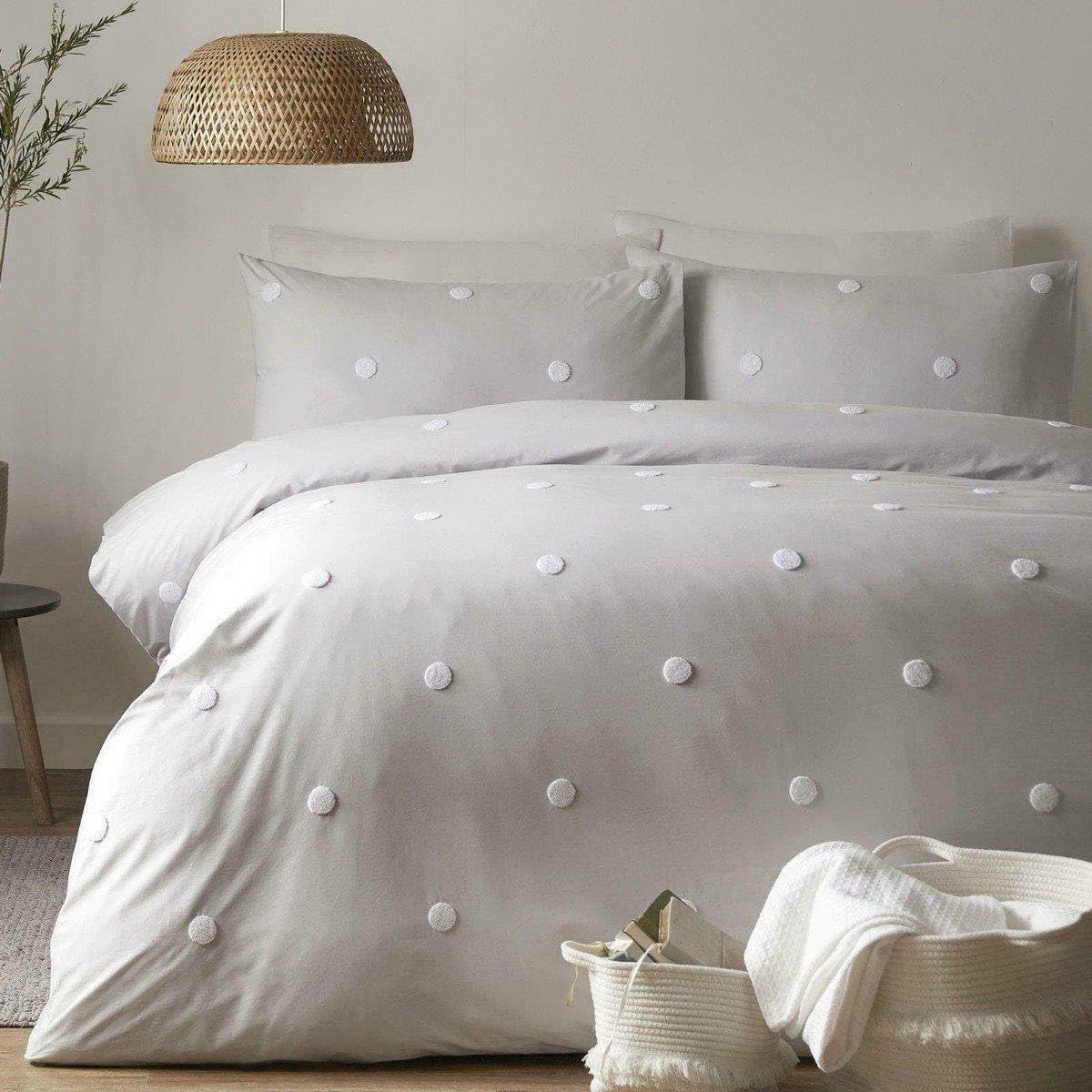 Appletree Signature Duvet Cover Set Double – Dot Garden Design – 100% Cotton Bedding – White with Silver Polka Dots – Includes 1 Duvet Cover (200x200cm) & 2 Pillowcases (50x75cm)