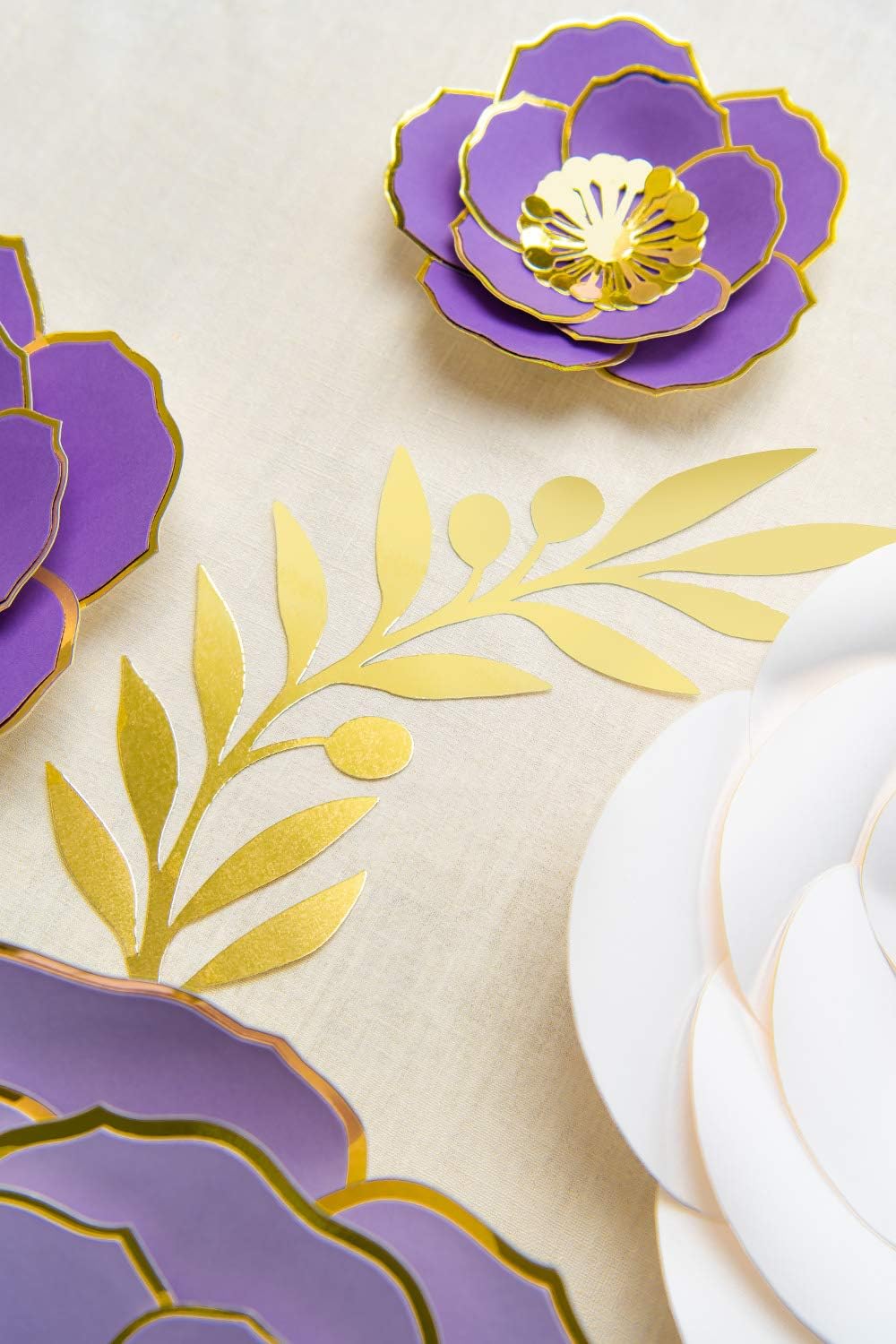 Shiny Gold Foil Paper Leaves For Flowers Gold Leaves Paper Leaves Paper Flower Leaves Paper Leaf Paper Flowers Wall Party Nursery Wedding Decor 14 Pcs Amazon Ca Home Kitchen