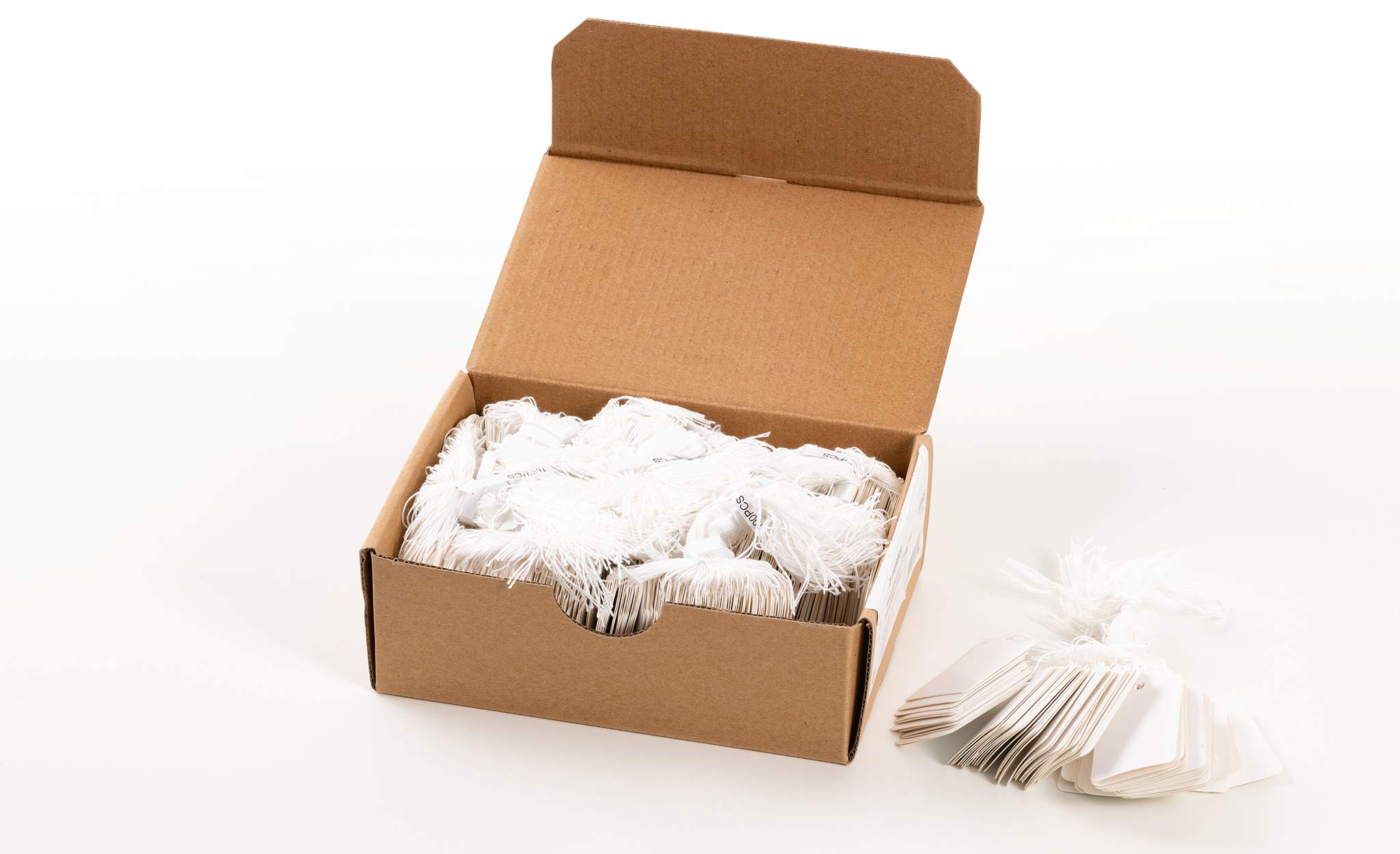 HERMA Hanging Tags with White Thread, 1000 Pieces, 32 x 50 mm, Thread Length approx. 8 cm, Large Cardboard Price Tags, Marking Labels, Writable Tags, White