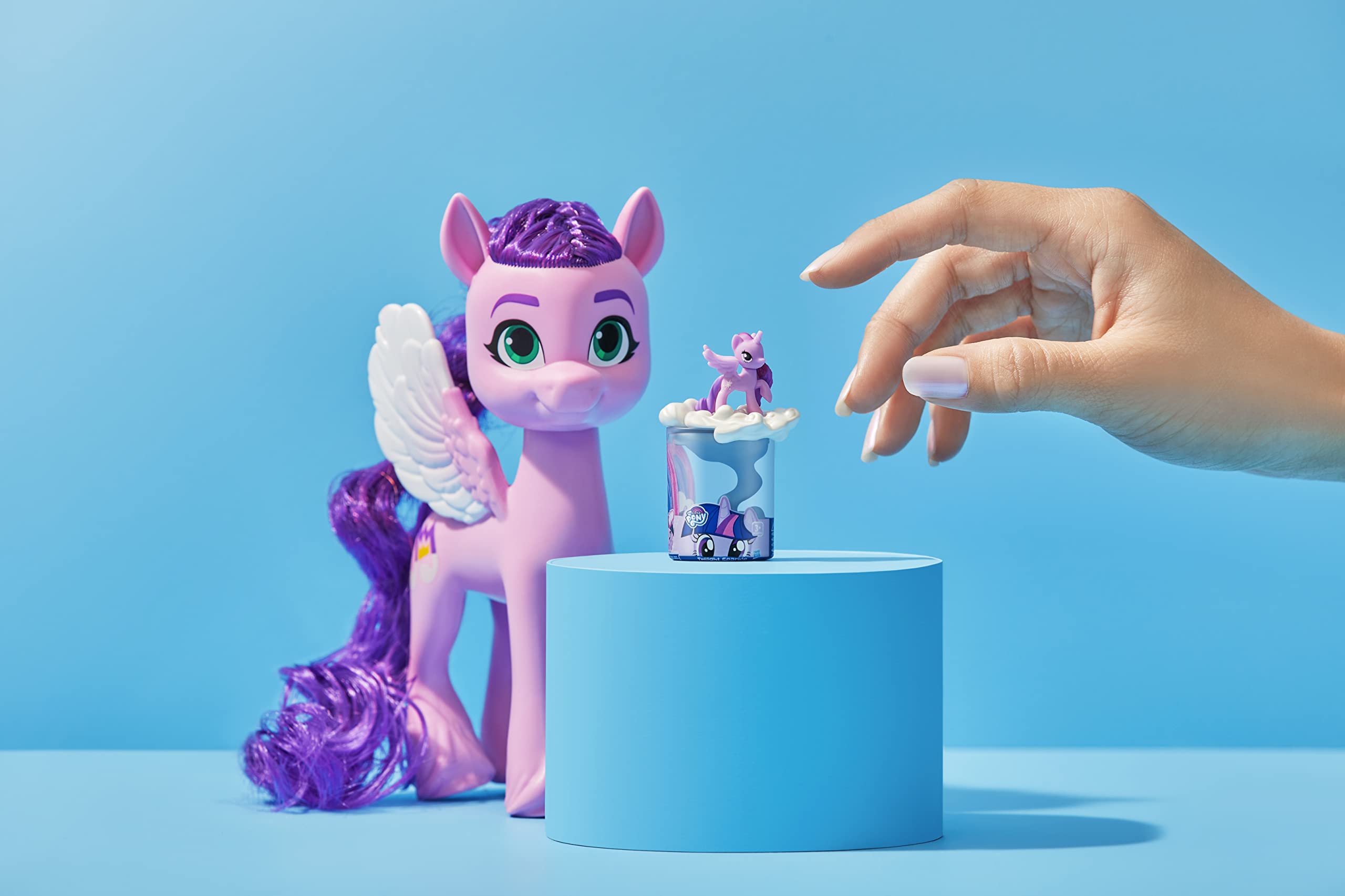 5 Surprise Toy Mini Brands Series 3 Collector's Kit by ZURU (3 Capsules + 1 Collector's Case) Amazon Exclusive Mystery Capsule Real Miniature Brands Collectibles