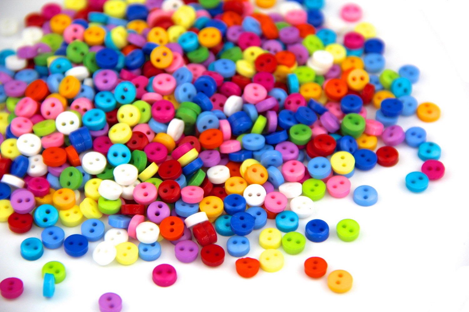 RayLineDo 150 x Mixed Colours 2 Hole Round 6mm Sew Craft Plastic DIY Buttons