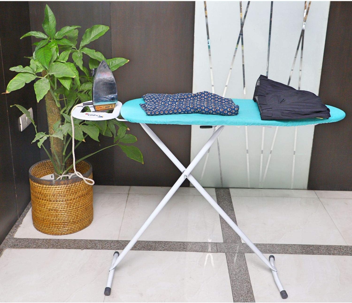 Peng Essentials Aqua Ironing Board