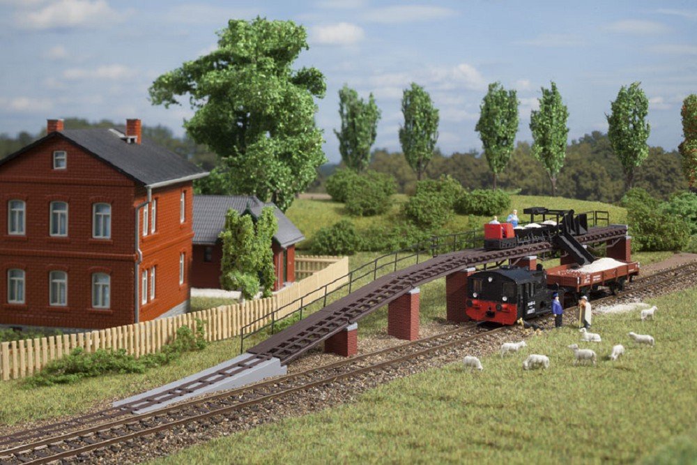 Auhagen 43704 Light Railway Loading Ramp Modelling Kit