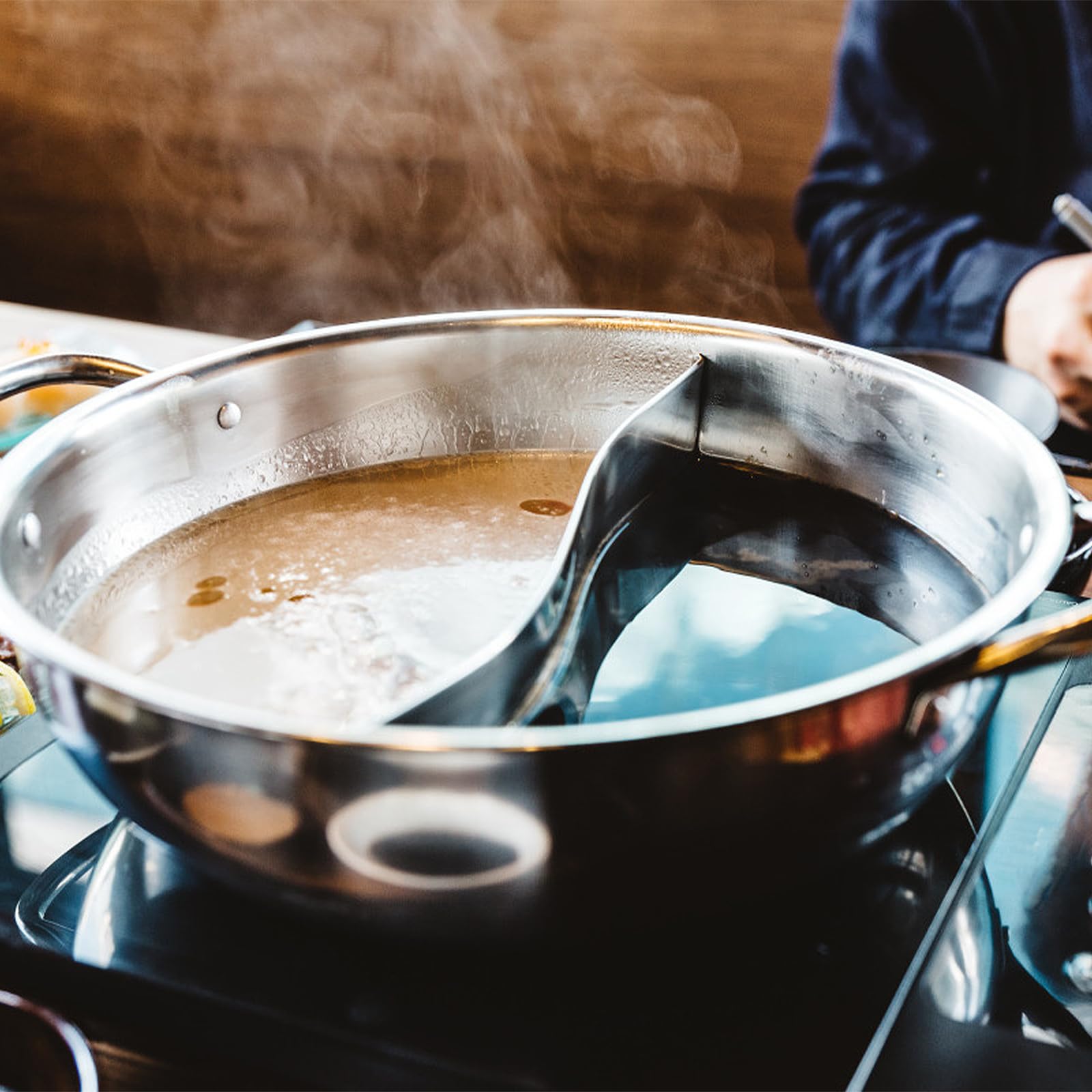 Hakidzel Twin Divided Hot Pot Multifunctional Stainless Steel Induction Cooker Hot Pot with Divider and Lid Dual-Sided Cookware for Induction Cooktop and Gas Stove for Shabu Shabu