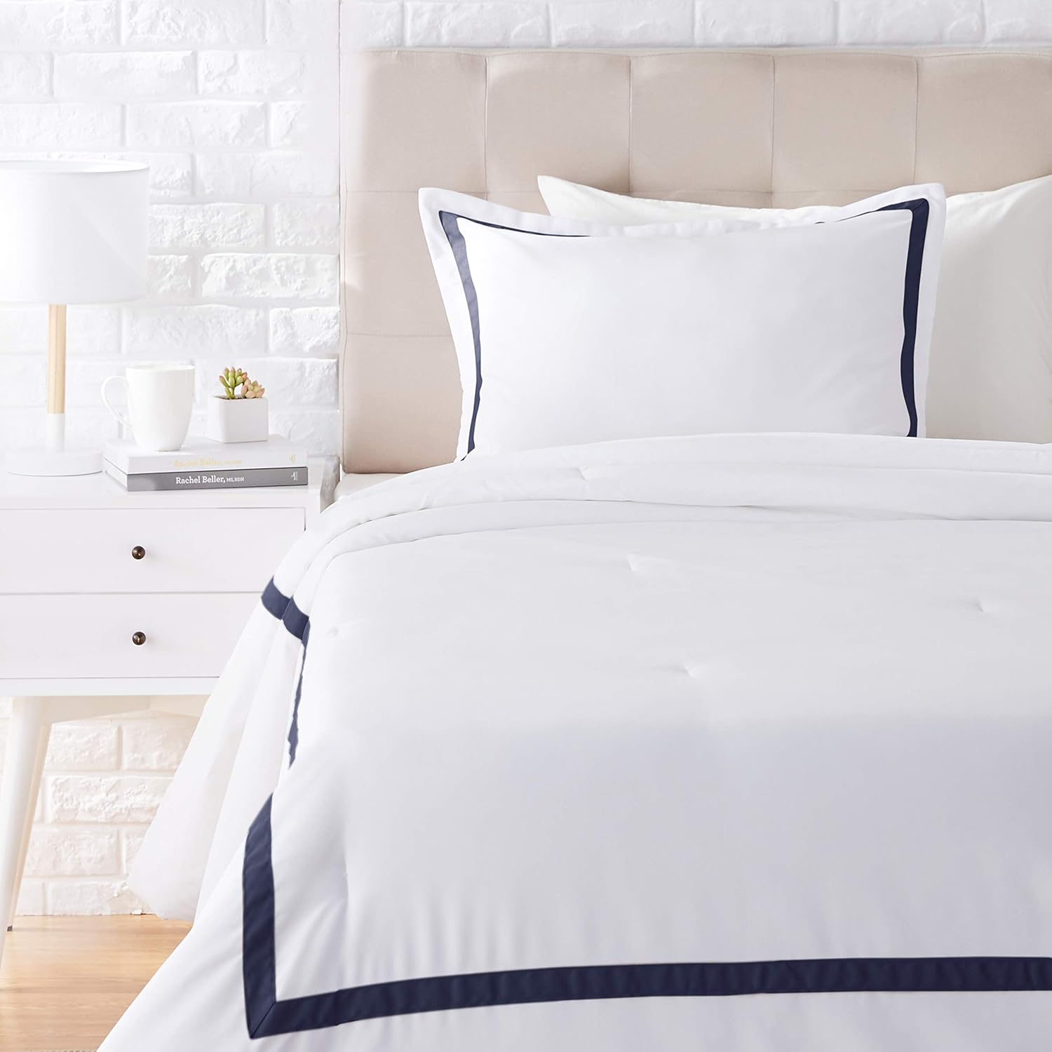 AmazonBasics Ribbon Embellishment Comforter Set - Premium, Soft, Easy-Wash Microfiber - Twin/Twin XL, Navy Blue