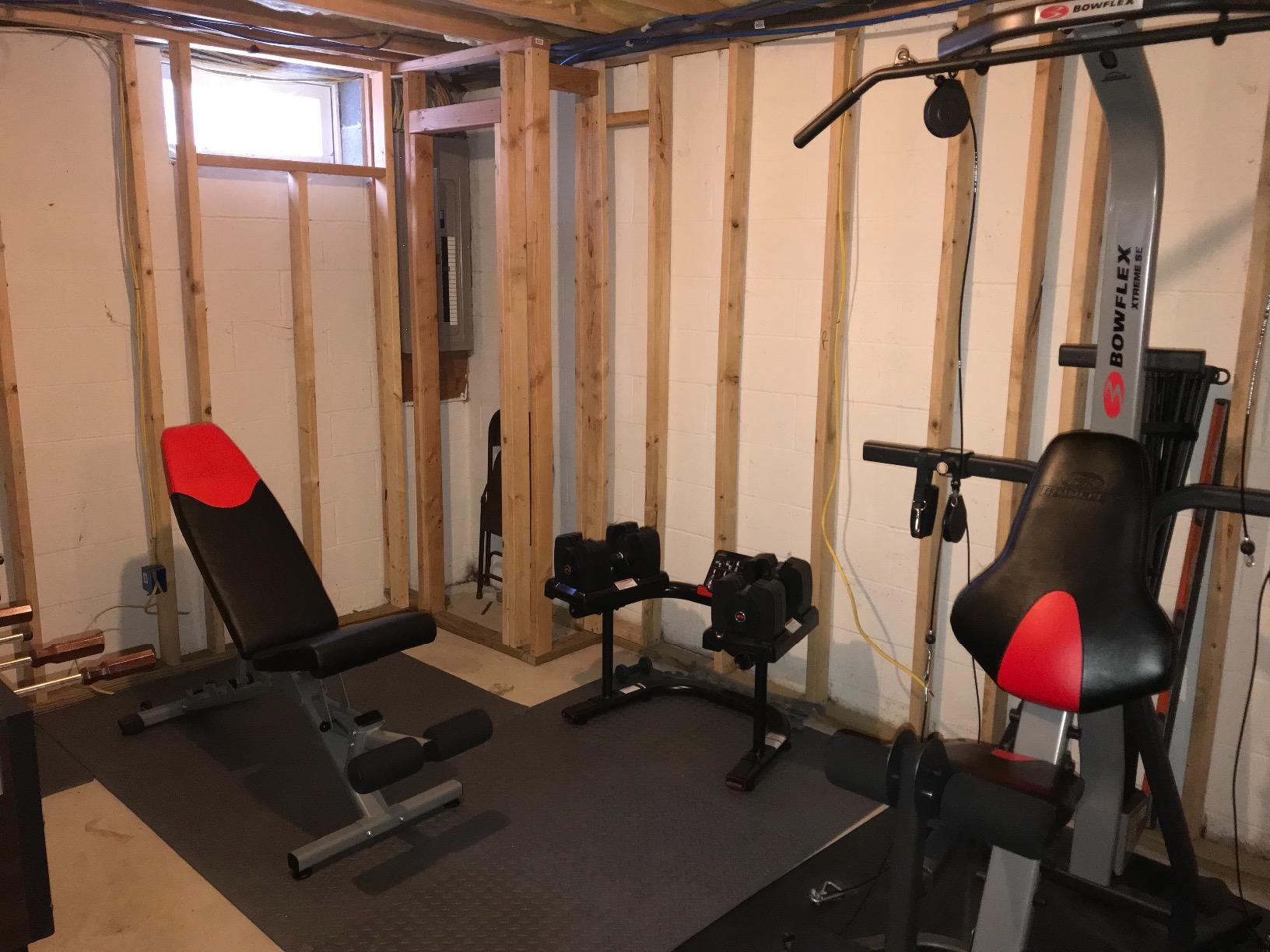 AmazonBasics Exercise Mat with EVA Foam Interlocking Tiles Home